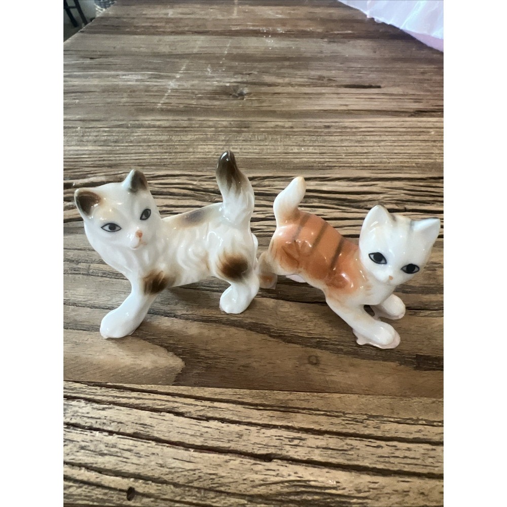 Vtg Miniature Hand‎ Painted Cat Kitten Figurines Trinket Lot Of 2